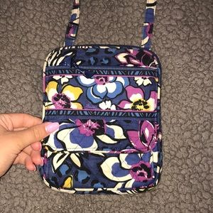 Vera Bradley crossbody purse in great condition!